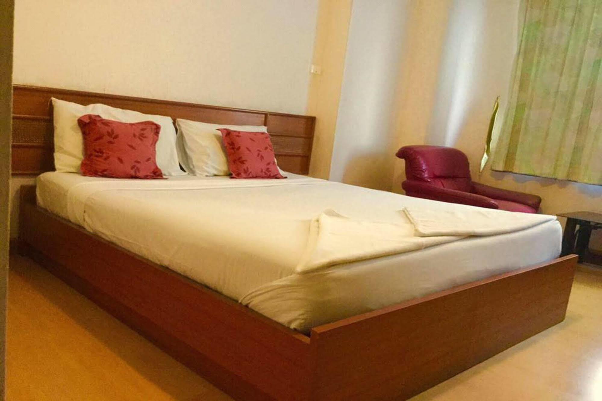 Michael Inn Паттайя Экстерьер фото