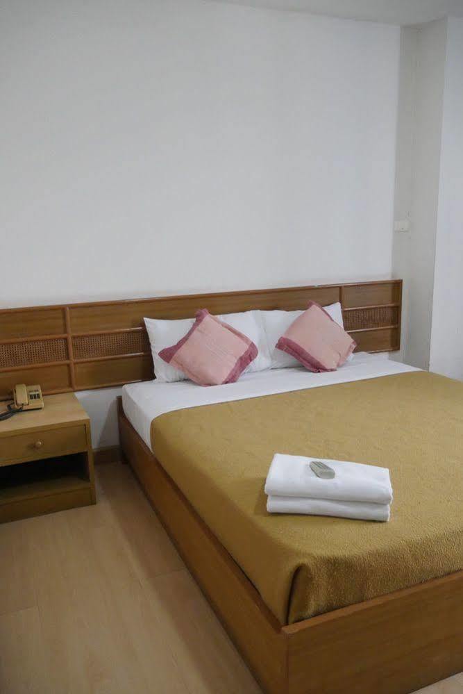 Michael Inn Паттайя Экстерьер фото